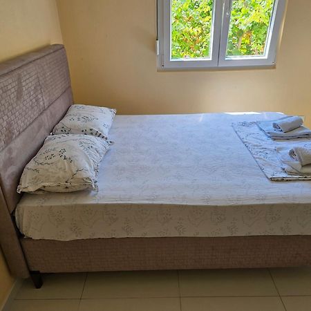 Apartman Tolosi Podgorica Exterior foto